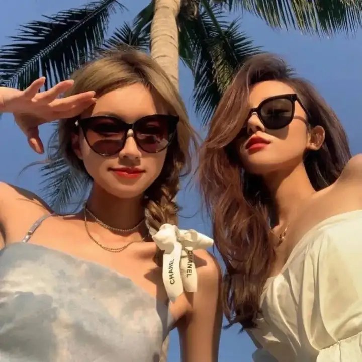 踉跄女孩